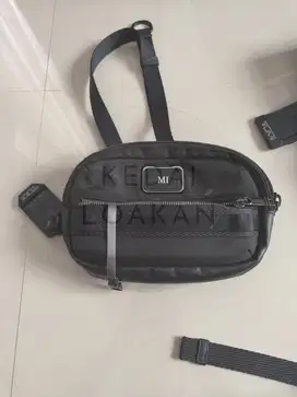 T U M I Alpha Bravo Recruit Chest Pack - Tas Selempang - Black