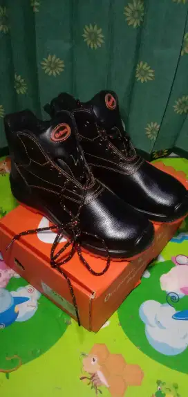 Sepatu septy kondisi baru