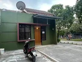 DISEWAKAN RUMAH 2BR HOOK DEPOK KOTA