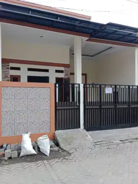 Wilson Rumah bagus uk 6x10 di poris indah dekat green lake