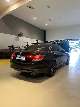 Honda Accord 2010 Bensin