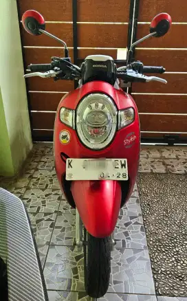 Honda scoopy 2018
