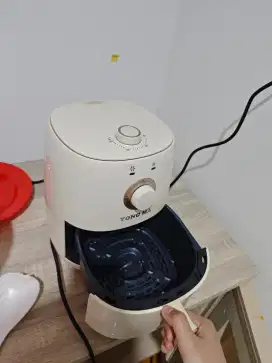 Yong Ma Air Fryer Magic Fryer YMF

101 (2.4 Liter)