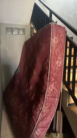 Kasur Spring Bed