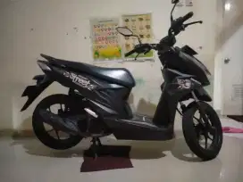 Jual beat street tahun 2022 , pajak hidup, km rendah surat2 komplit