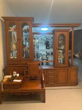 Lemari pajang kayu jati 2 sisi model klasik