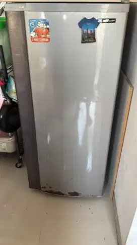 Sharp Kulkas masih ori