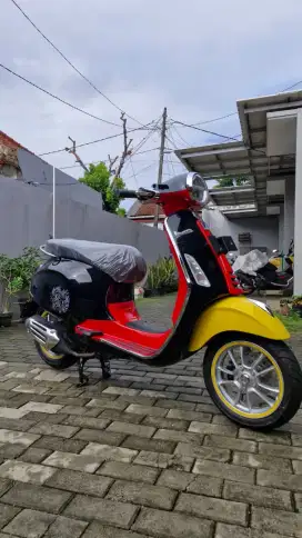 Vespa Primavera X Disney Mickey Mouse 2023