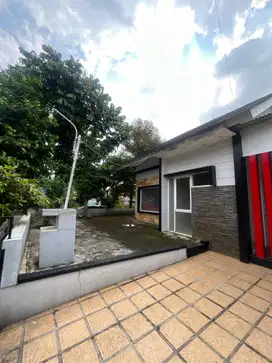 Dijual Rumah Siap Pakai Posisi Hook Daerah Mijen, Semarang