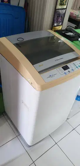 Mesin Cuci Electrolux 1 tabung bukaan atas top loading
