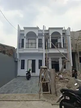 Rumah baru non cluster bebas banjir di Jatiwaringin Pondok Gede Bekasi