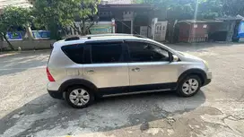 Nissan Livina 2010 Bensin