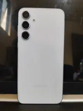 Samsung A55 5G 8/256 + charger