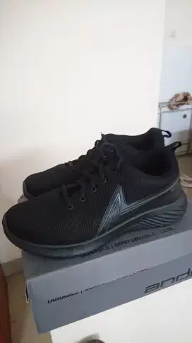 Sepatu Sneakers Casual Ando Boaz Hitam Size 42 Second Like New