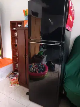 Kulkas 2 pintu mitsubishi