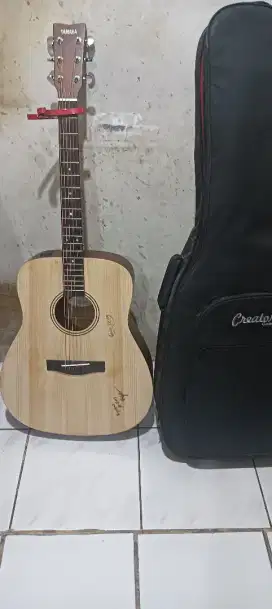 Di jual gitar yamaha akustik folk FX400 second (bekas) Semi listrik