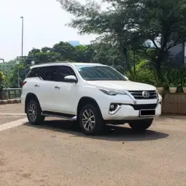 ‼️DP 20 JT‼️TOYOTA FORTUNER 2.4 VRZ 4x2 AT, MOBIL TERAWAT & SIAP PAKAI