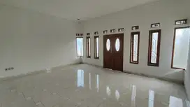 RUMAH DUA LANTAI MANDALAJATI BANDUNG
