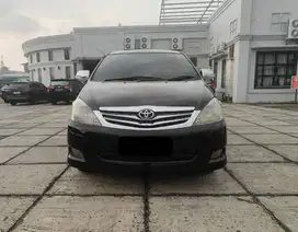 Toyota Kijang Innova G Bensin  2011 AT
