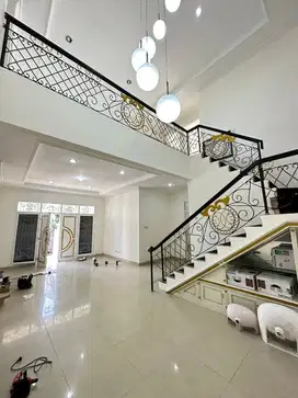 Jual Sewa Rumah Lux Siap Huni Hook di Singgasana Pradana