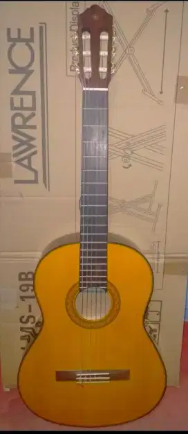 Yamaha C70 akustik gitar