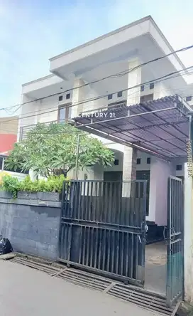 Dijual Rumah 2 Lantai Ada Halaman Depan Dan Belakang Dekat UIN