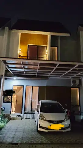 DIJUAL RUMAH 2 LANTAI ( OPER KREDIT ), BEBAS BANJIR