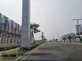 Disewakan Ruko Baru 3lt Summarecon Crown Garding