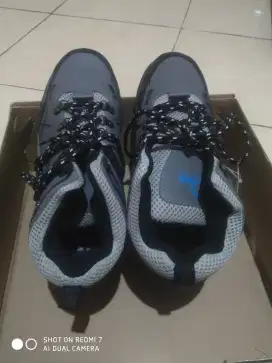 Jual sepatu boleh nego dikit