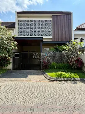 Dijual Rumah Design Modern di Perum Istana Dieng, Dieng Kota Malang