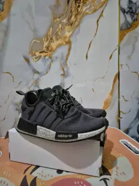 SEPATU ADIDAS NMD R1
