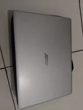 Laptop acer core i5 full set masih mulus brok