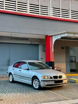 BMW 318i 2002 Bensin