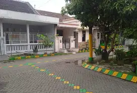 Dijual Rumah *Hook* Lokasi Perum. Babatan Indah Wiyung Surabaya