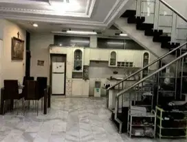 Rumah plus ruang usaha lokasi di Jakarta pusat
