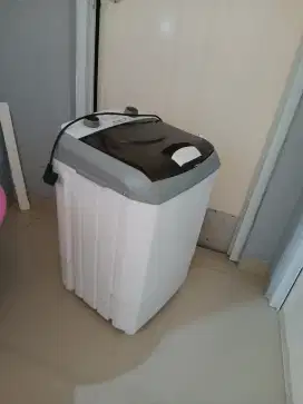 Mesin cuci mini portable
