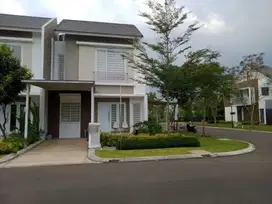 Rumah Cantik Modern Chintya Summarecon Bandung