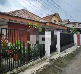 Rumah Tengah Kota Bandung di Cikawao Sayap Lengkong