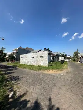 DIJUAL TANAH JALAN IKAN-IKAN KOTA MALANG BONUS RUMAH SETENGAH JADI