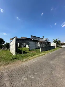 DIJUAL TANAH JALAN IKAN-IKAN KOTA MALANG BONUS RUMAH SETENGAH JADI