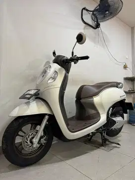 Scoopy Keyless Prestige 2024 Low Km 6rb Istimewa Plat Jakarta ABBA