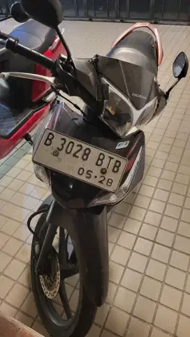 JUAL SUPRA X 125 Injection HELM IN 2013 PEMAKAIAN PRIBADI