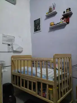 Tempat tidur bayi dan balita