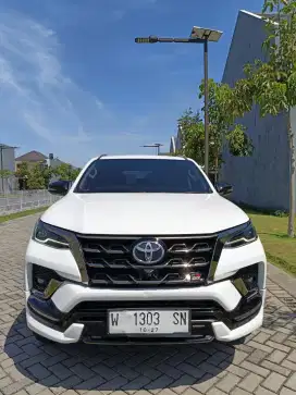 Toyota Fortuner GR 2.8 AT 2022