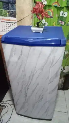 Kulkas merk sanyo