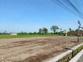 Tepi Jalan Utama Sambiroto-Purwomartani, 2 Menit Pamella 7 Supermarket