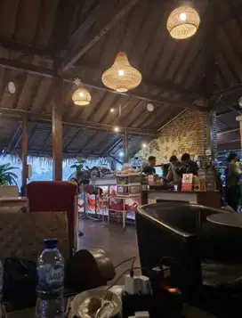Dijual ruang usaha dengan semua alat2 dan management nya