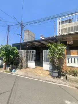 Dijual Rumah di Jalan Teluk Bayur Dekat Araya, Arjosari Malang