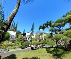 Dijual Vila Premium Dengan Taman Luas Terawat di Jl. Kartika, Batu