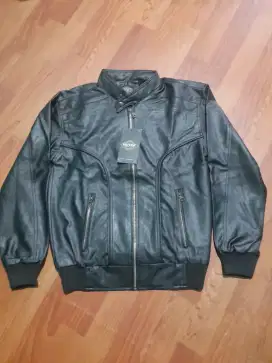Jaket kulit hitam